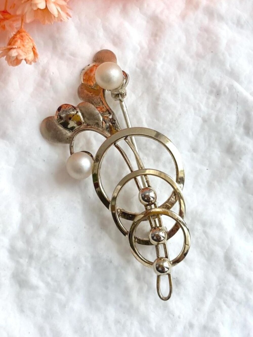 Gold Club Shaped Faux Pearl Accented Gold Toned Vintage Brooch | Pin